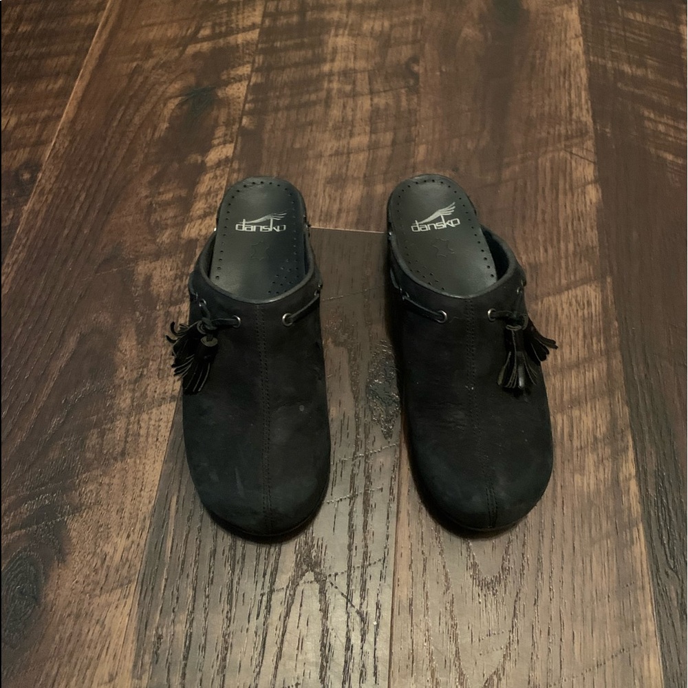 Super cute Dansko clogs